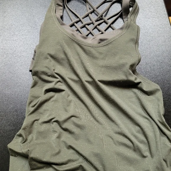 Lululemon Tied In Energy 2-in-1 Tank Top and Sport Bra - Size 4 - Picture 4 of 10